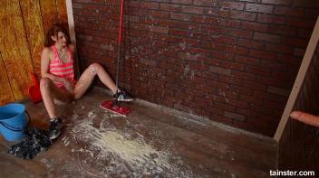 Tereza is getting messy while cleaning up Screencap 44 on www.sinx.com