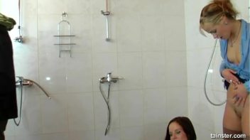 Shower Time! Screencap 94 on www.sinx.com