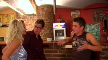 Coffee House Customers Want Some Bi In Their Cup Screencap 4 on www.sinx.com