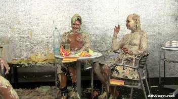 The Messiest Dessert Ever Screencap 104 on www.sinx.com