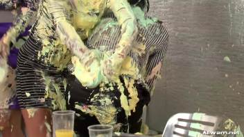 The Messiest Dessert Ever Screencap 34 on www.sinx.com