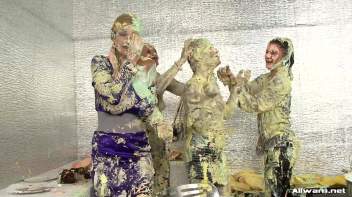 The Messiest Dessert Ever Screencap 49 on www.sinx.com