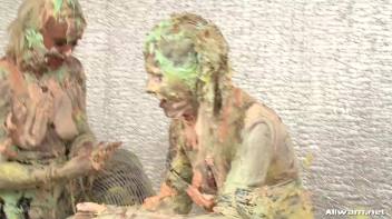 The Messiest Dessert Ever Screencap 52 on www.sinx.com