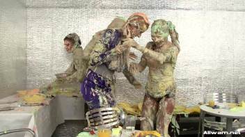 The Messiest Dessert Ever Screencap 56 on www.sinx.com