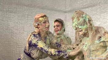 The Messiest Dessert Ever Screencap 67 on www.sinx.com