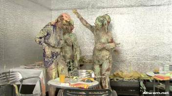 The Messiest Dessert Ever Screencap 70 on www.sinx.com