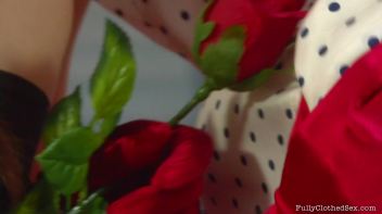 Wet Roses Screencap 3 on www.sinx.com