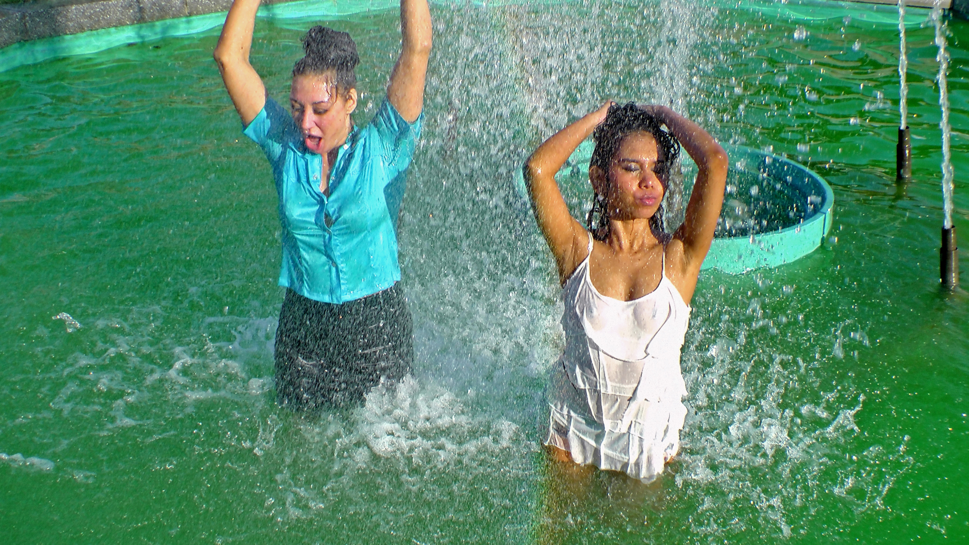 Girlfriends Get Wet Messy And Wild - 1 on www.sinx.com