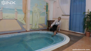 Glamour Girl's Poolside Dip Screencap 2 on www.sinx.com