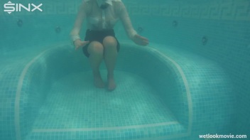 Glamour Girl's Poolside Dip Screencap 25 on www.sinx.com