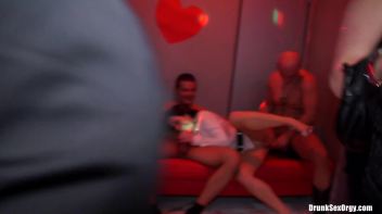 Valentine's Day Vaginas Part 5 - Cam 4 Screencap 81 on www.sinx.com