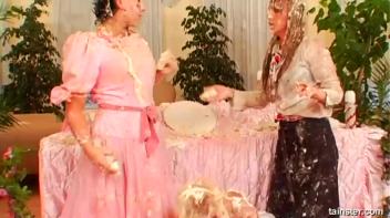 Wedding Cake Catfight Screencap 86 on www.sinx.com