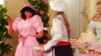 Wedding Cake Catfight Screencap 31 on www.sinx.com