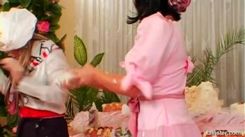 Wedding Cake Catfight Screencap 37 on www.sinx.com