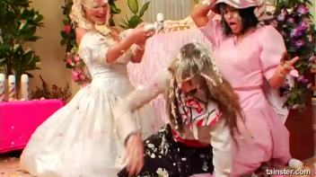 Wedding Cake Catfight Screencap 44 on www.sinx.com