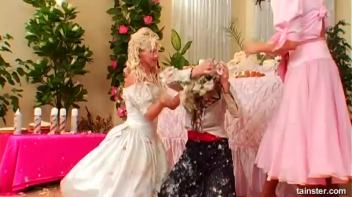 Wedding Cake Catfight Screencap 50 on www.sinx.com