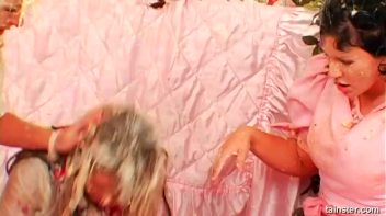 Wedding Cake Catfight Screencap 55 on www.sinx.com