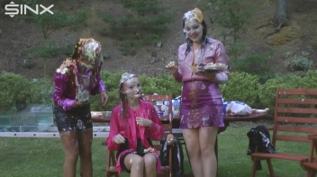 Sexy WAM Food Fight Between Friends Screencap 77 on www.sinx.com
