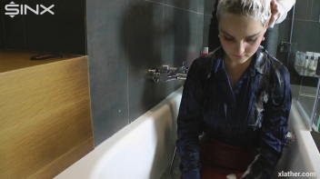 Hotties Wet And Messy Hair Washing Screencap 14 on www.sinx.com