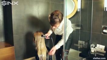 Hotties Wet And Messy Hair Washing Screencap 17 on www.sinx.com