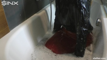 Hotties Wet And Messy Hair Washing Screencap 18 on www.sinx.com