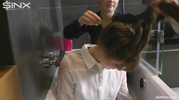 Hotties Wet And Messy Hair Washing Screencap 27 on www.sinx.com