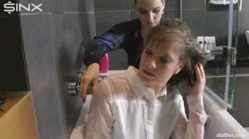 Hotties Wet And Messy Hair Washing Screencap 28 on www.sinx.com