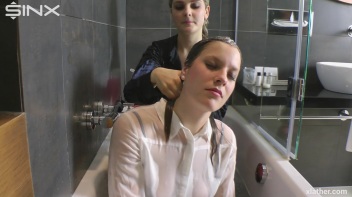 Hotties Wet And Messy Hair Washing Screencap 35 on www.sinx.com