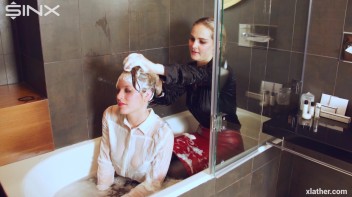 Hotties Wet And Messy Hair Washing Screencap 40 on www.sinx.com