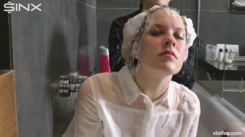 Hotties Wet And Messy Hair Washing Screencap 44 on www.sinx.com