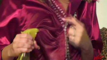 Leony Loves Her Live Playtime Screencap 106 on www.sinx.com