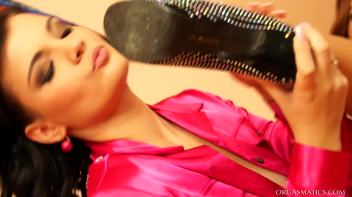Sensual Vibrator Babes Screencap 104 on www.sinx.com