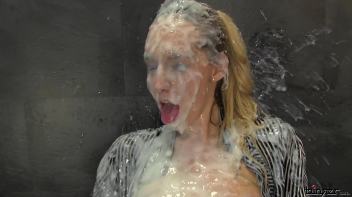 The Freaky Peep Show Screencap 87 on www.sinx.com