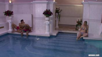 Bisex Threeway at the Pool Screencap 5 on www.sinx.com