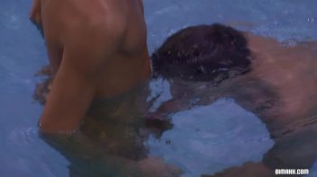 Bisex Threeway at the Pool Screencap 23 on www.sinx.com
