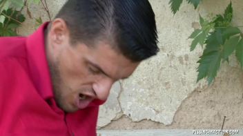 Pissing In The Park Screencap 34 on www.sinx.com