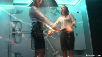 Secretaries dripping wet Screencap 10 on www.sinx.com