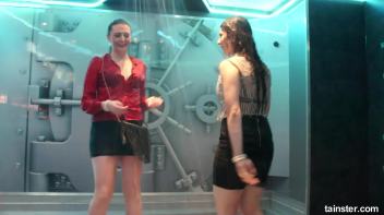 Secretaries dripping wet Screencap 20 on www.sinx.com