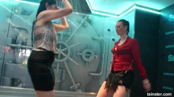 Secretaries dripping wet Screencap 32 on www.sinx.com