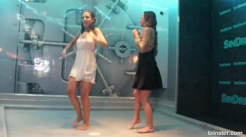 Secretaries dripping wet Screencap 37 on www.sinx.com