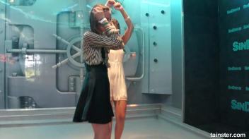 Secretaries dripping wet Screencap 42 on www.sinx.com