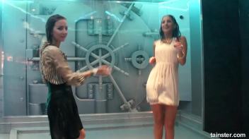 Secretaries dripping wet Screencap 46 on www.sinx.com