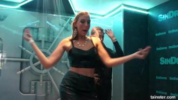 Secretaries dripping wet Screencap 66 on www.sinx.com