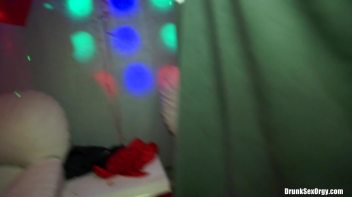 Valentine's Day Vaginas Part 6 - Cam 1 Screencap 65 on www.sinx.com