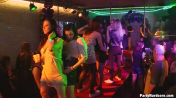 Party Hardcore Gone Crazy Vol. 38 Part 8 - Cam 4 Screencap 95 on www.sinx.com