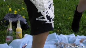 Eurobabes Know How To Have A Picnic Screencap 38 on www.sinx.com