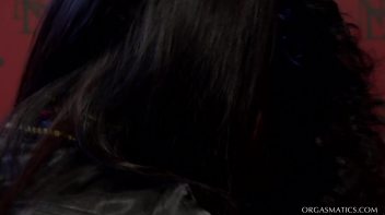 Lesbo Tales From The Dark Side Screencap 7 on www.sinx.com