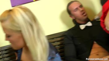 Bar Sluts In Heat Part 2 Screencap 29 on www.sinx.com