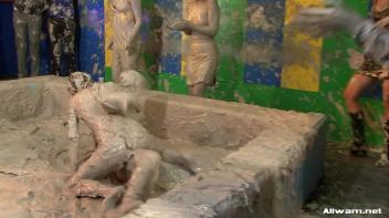 Mud Splattered Eurobabes Screencap 41 on www.sinx.com