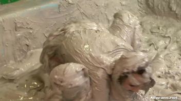 Mud Splattered Eurobabes Screencap 57 on www.sinx.com